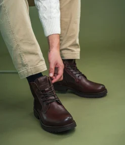 BOOTS GIBSON CAFE