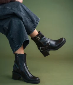 BOOTS TEDDY CAFE