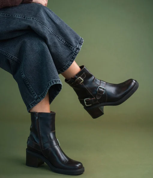 BOOTS TEDDY CAFE